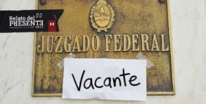 Poder sin poder - Placa de entrada de Juzgado Federal con una intervención que dice "vacante"